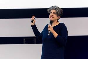 Shermine Voshmgir holds a keynote speech at Digital X in Cologne