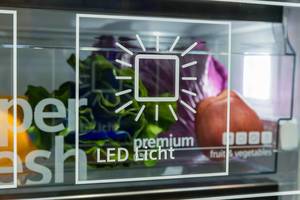 Siemens iQ - fridge with environmental friendly LED-Lightning and hyper fresh box for salat and vegetables