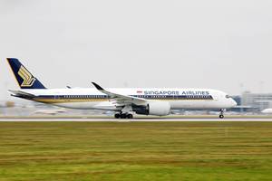 Singapore Airlines Airbus A350 landing at Munich Airport