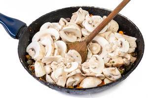 Sliced Mushrooms in the frying pan (Flip 2019)