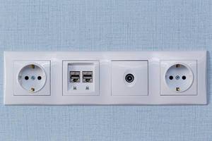 Sockets with antenna cable and internet