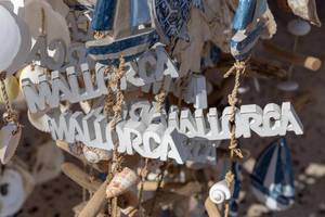 Souvenirs mit Meermotiven, Schiffen und Muscheln aus Mallorca