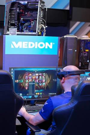 Stand von Medion bei der Gamescom 2017