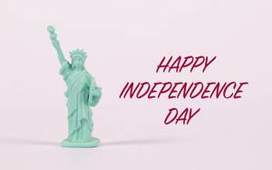 Statue of Liberty with Happy independence day text