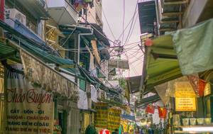 Straßen-Markt in einer Gasse im Viertel: District 10 in Ho Chi Minh City