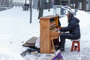 Street piano musician