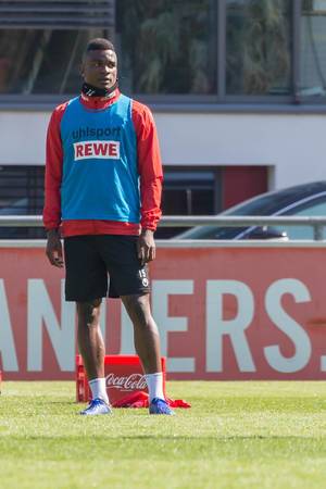 Stürmer des 1. FC Kölns Jhon Córdoba beim ersten Training mit dem neuen Fußballtrainer André Pawlak