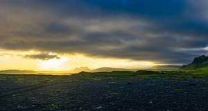 Sunset over Icelandic landscape / Sonnenuntergang über isländische Landschaft