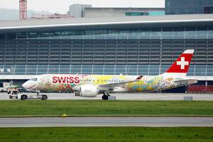 Swiss Air Lines Bombardier mit "Fête des Vignerons 2019 - Fichtre" Beschriftung am Flughafen Zürich