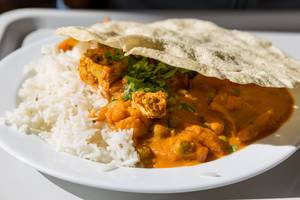 Tikki Masala Chicken with Rice and Flat Bread