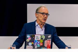 Tim Berners-Lee präsentiert seine Sicht auf die Zukunft des Web auf der Digital X in Köln