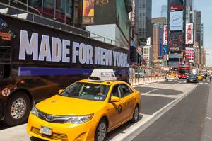 Times Square und Taxi in New York