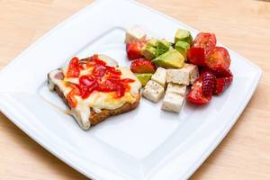 Toast with Cheese, Pepper Jam and Avocado/Strawberry Salad