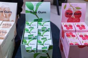 True Gum verschiedene Geschmacksrichtungen - Minze und Matcha, Himbeere und Vanille, Ingwer und Kurkuma