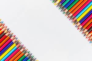 Two diagonal rows of colored pencils (Flip 2019)