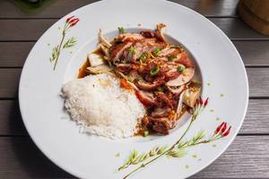 vietnamese roasted duck with rice and chili