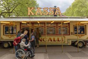 Visitors at the box office at Circus Roncalli