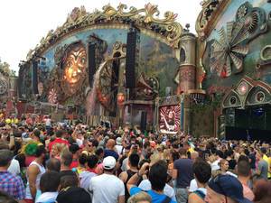 Visitors in front of the main stage - Tomorrowland music festival 2014