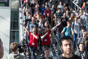 Visitors rushing down the stairs - Gamescom 2017, Cologne