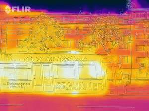 Wärmebild einer Straßenbahn - FLIR Infrarotkamera / iPhone