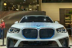Wasserstoff-Auto von BMW i Hydrogen NEXT mit wasserstoff-brennstoffzellen-elektrischen Antrieben