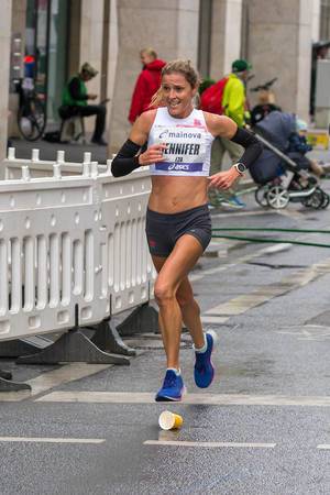 Weibliche Sportlerin beim Frankfurter Marathon