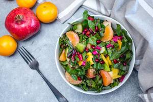 Winter Salad with Spinach and Nectarine (Flip 2020)