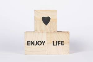 Wooden blocks with Enjoy life text