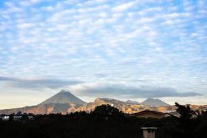 Wunderschöner Ausblick auf die Vulkane Agua, Fuego und Acatenango